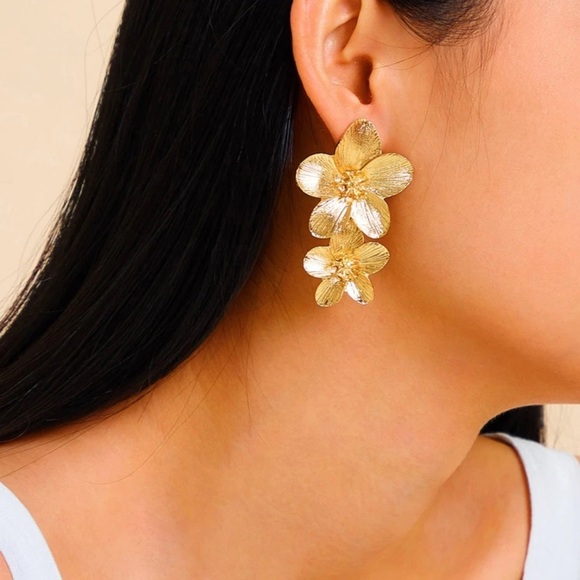 Yellow Gold Floral Earrings 2inch long flowers evening - Picture 2 of 5